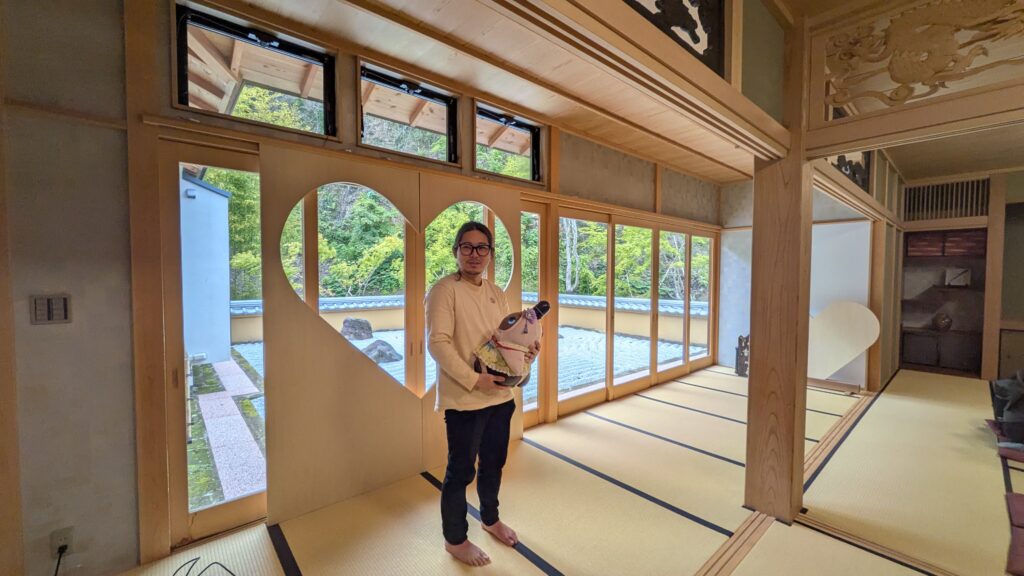 円応寺のカフェ　ハート窓